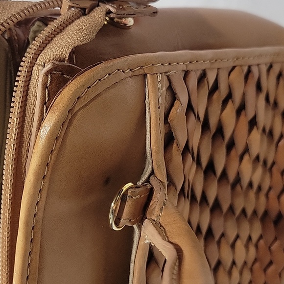 Etienne Aigner Tan leather purse With Woven Design - Picture 11 of 13